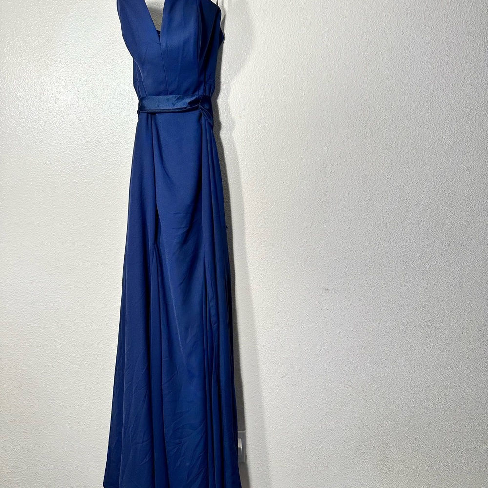 VERA WANG 'White' Bridesmaid Prom V-Wire Crepe Mermaid Dress midnightblue
Size 2 - Picture 16 of 17